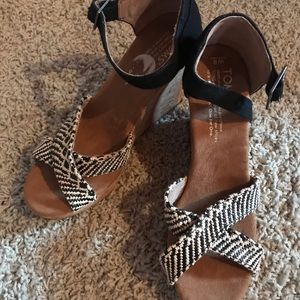 TOMS wedges